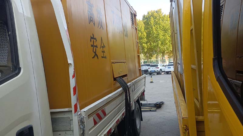 石楼如何判断柴油发电机组和UPS电源的切换时间是否符合要求？