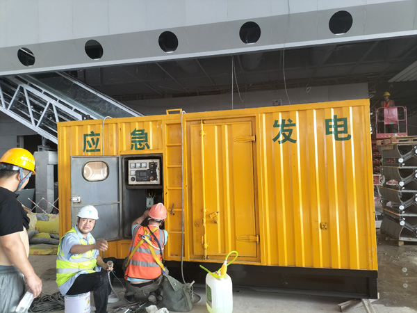 石楼怎样判断空气滤清器是否需要更换？
